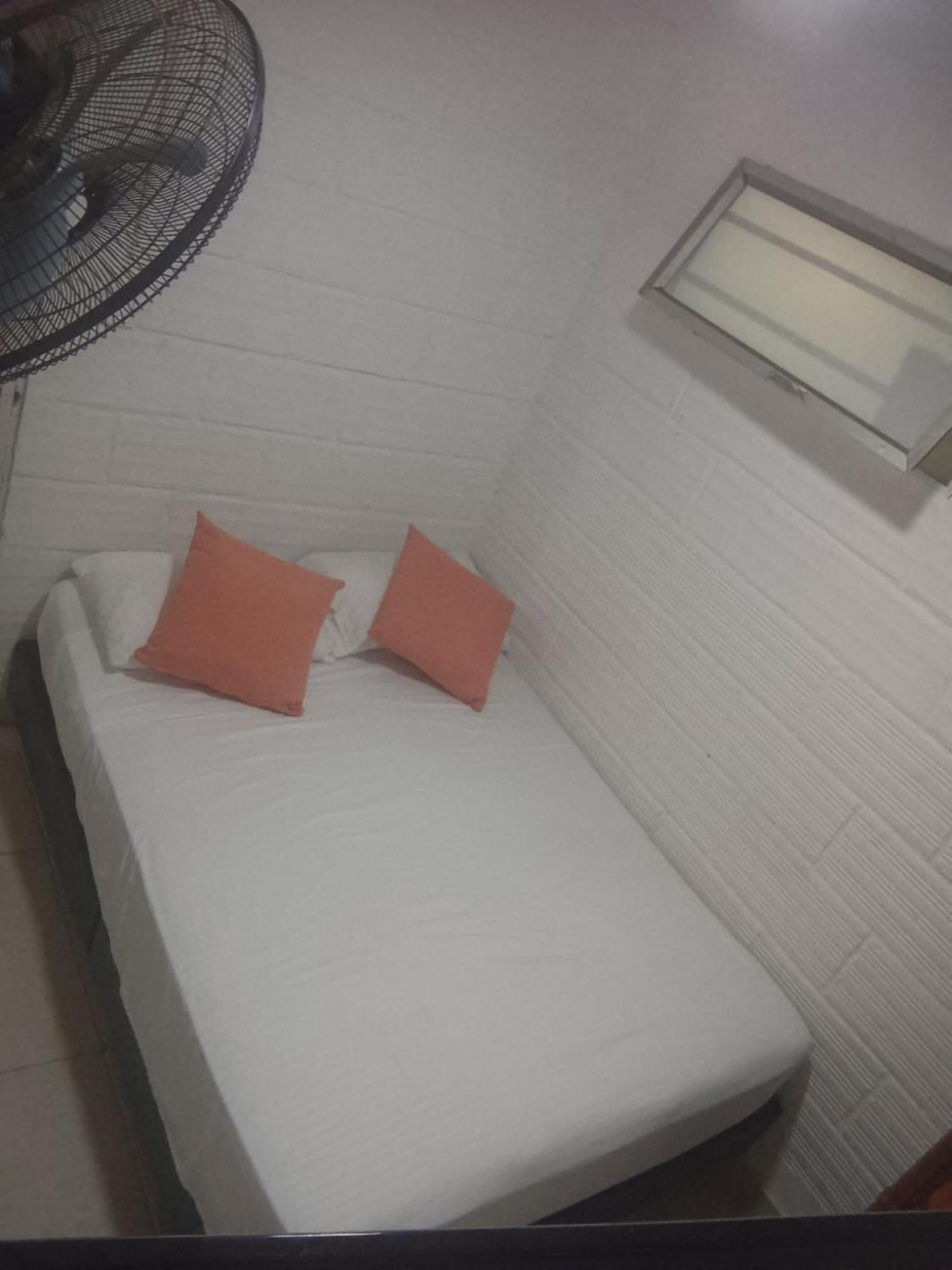Catalleya Hostel *
