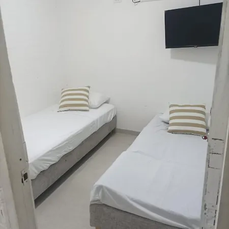 Catalleya Hostal *