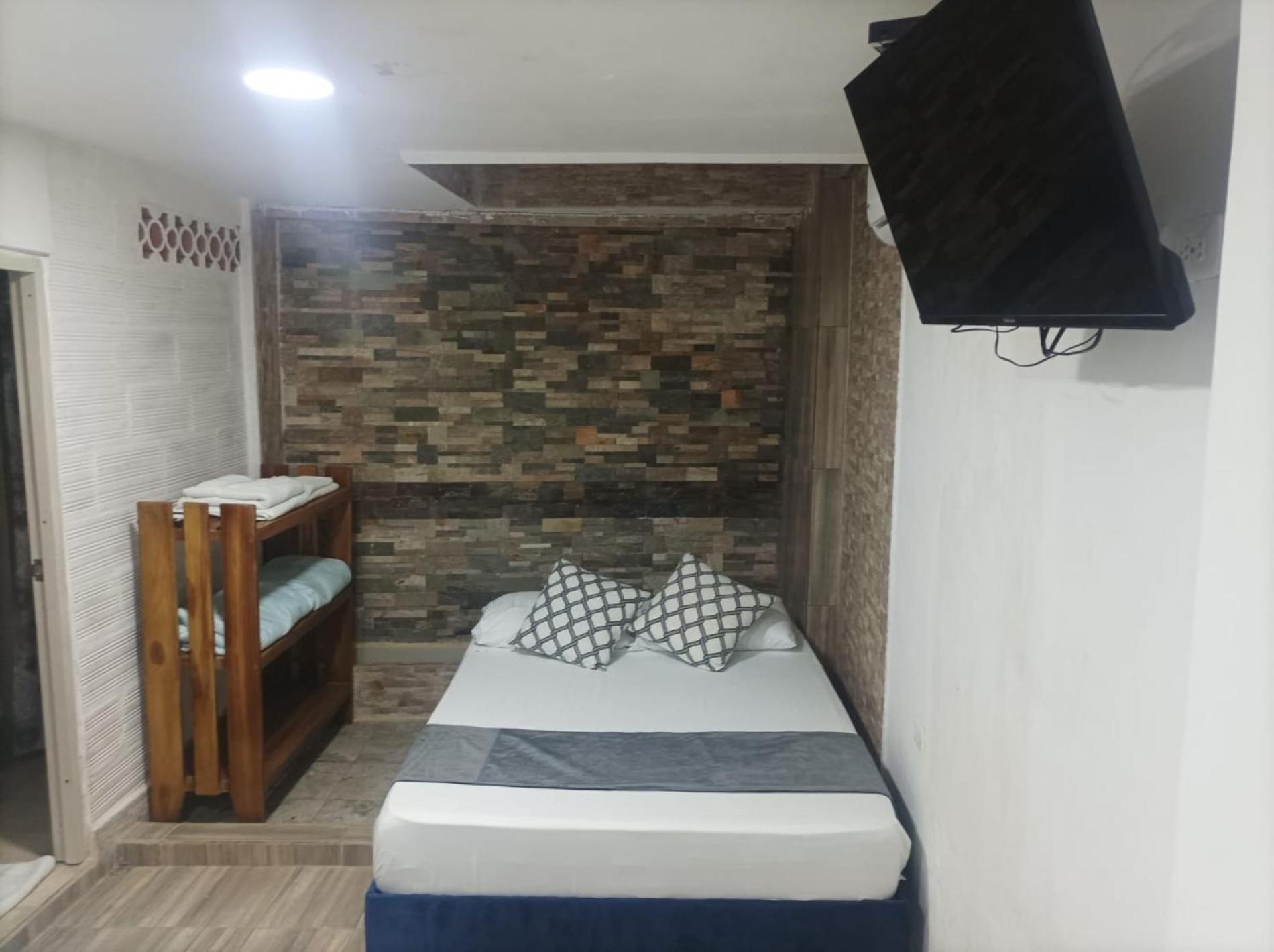 Hostel Catalleya