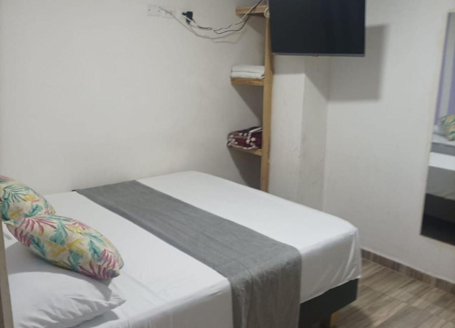 Hostal Catalleya *
