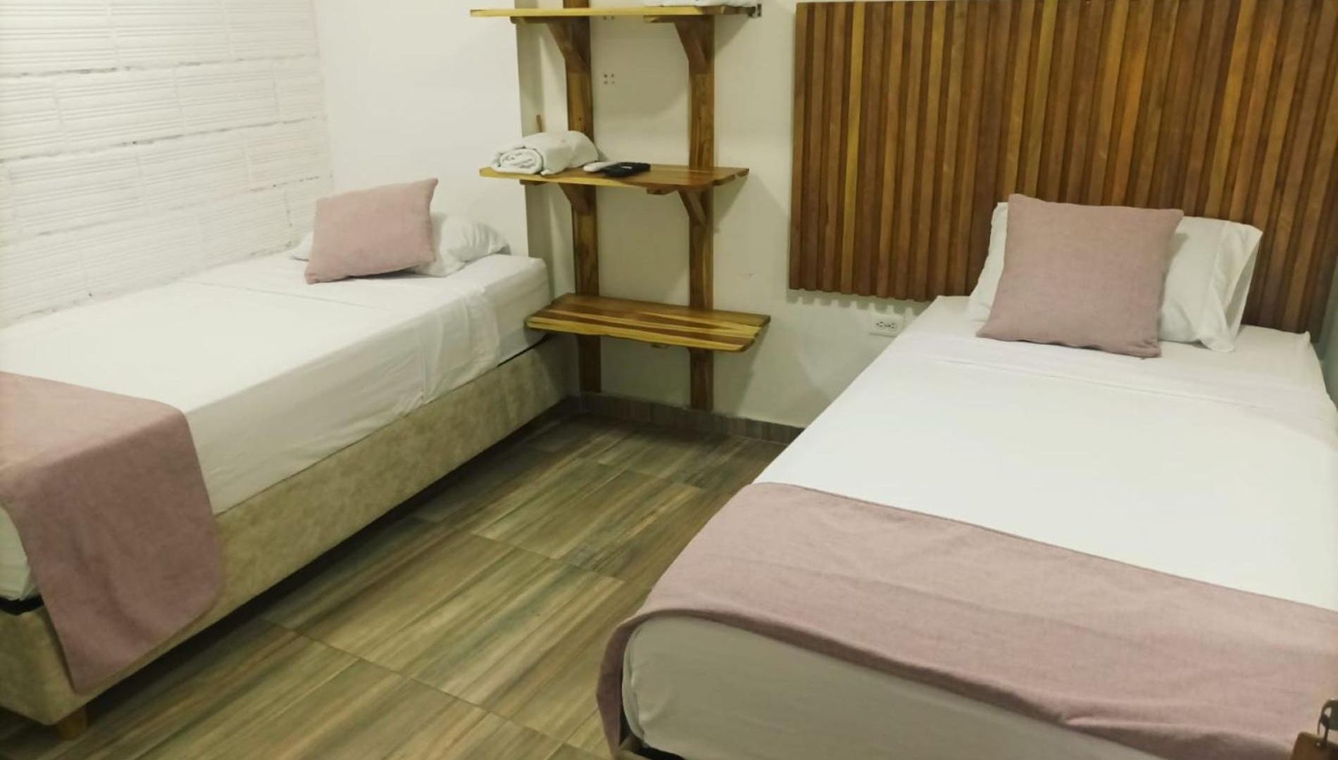Hostal Catalleya *