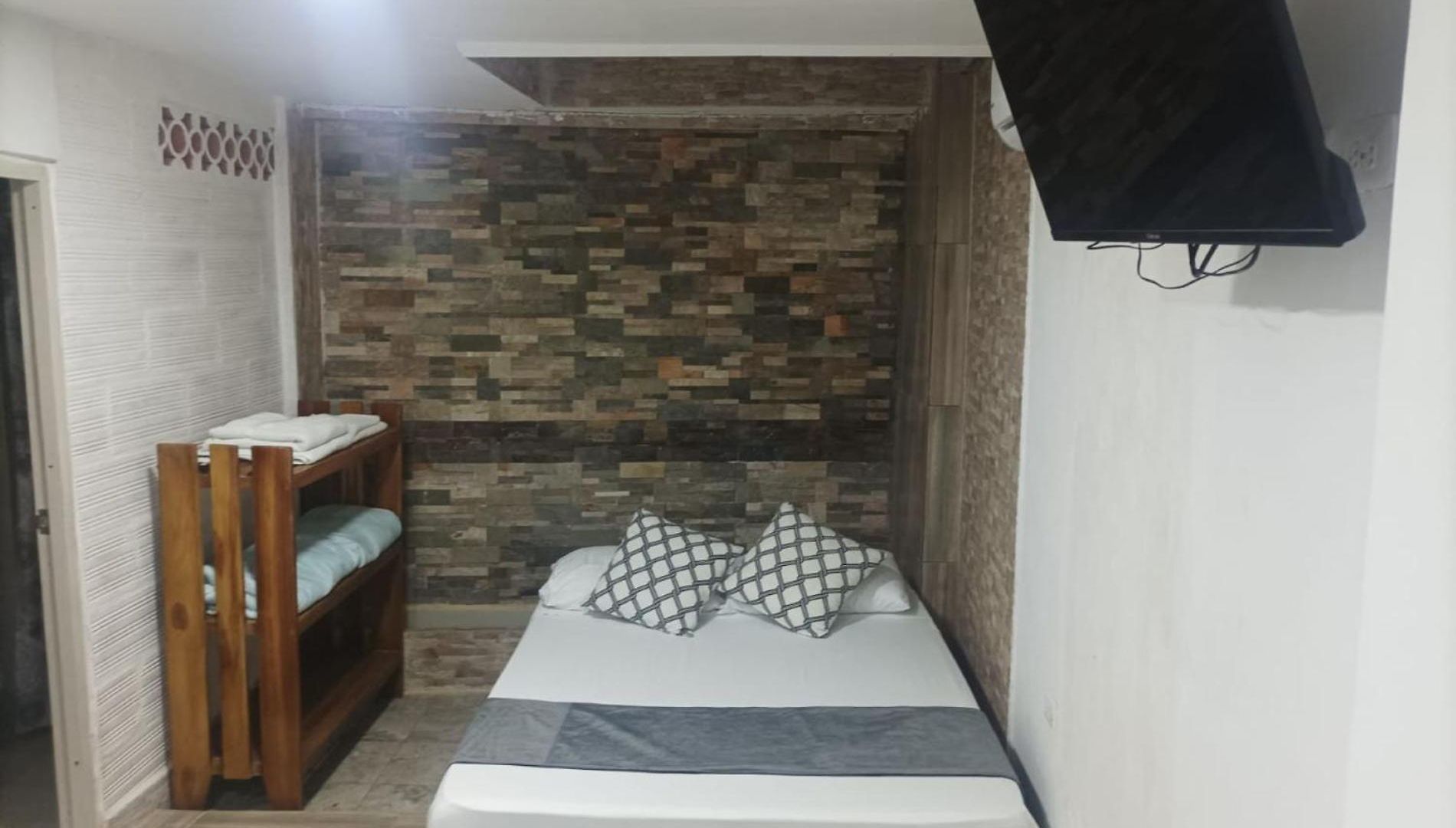 Hostal Catalleya