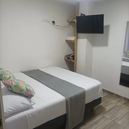 Hostal Catalleya *